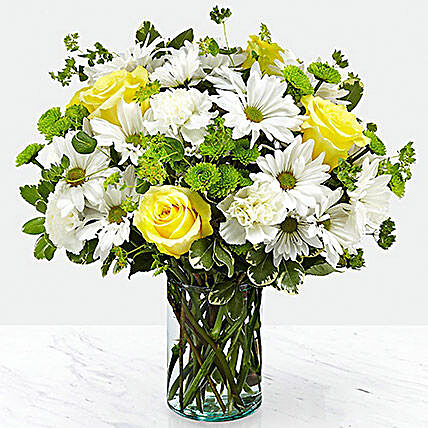 Blissful Floral Arrangement:Send Mixed Flowers to Saudi Arabia