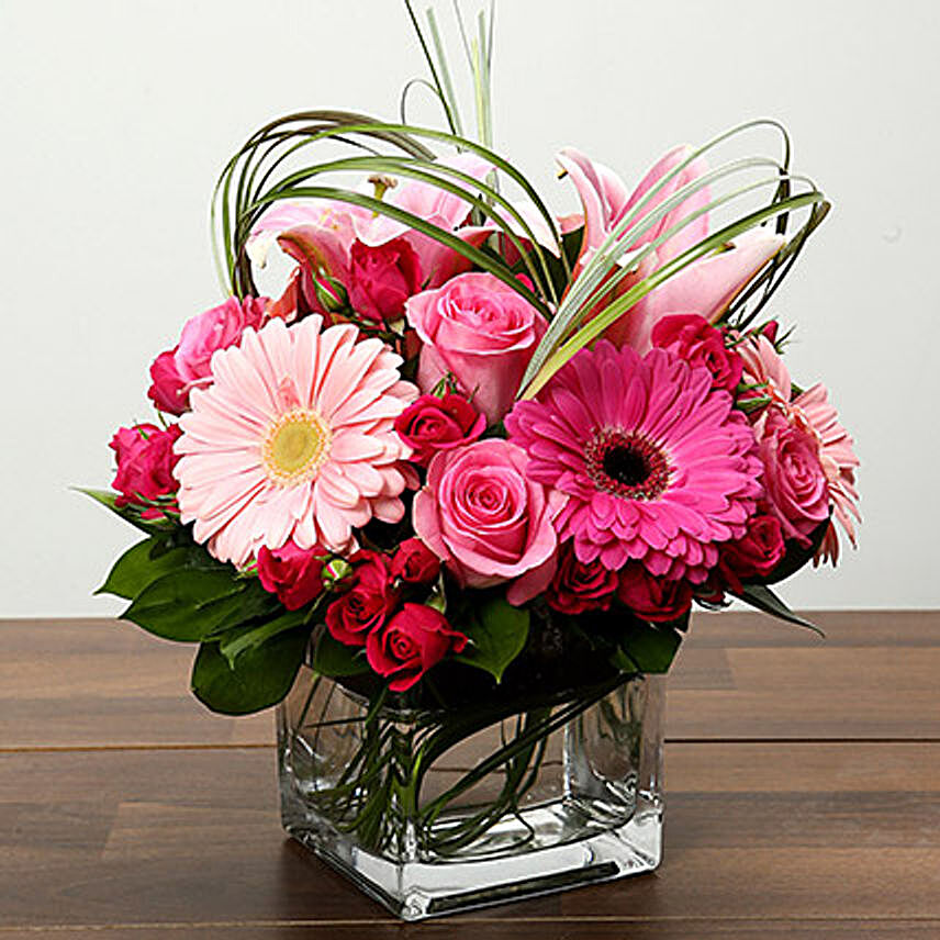 Roses and Gerbera Arrangement In Glass Vase:Anniversary Flowers to Singapore