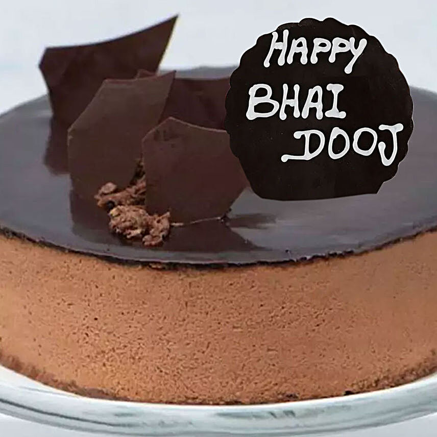 Irresistible Crunchy Chocolate Cake For Bhai Dooj
