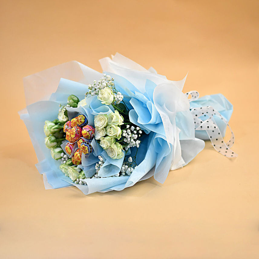 Beautifully Wrapped Roses & Chupa Chups Bouquet:Flowers N Chocolates to Singapore