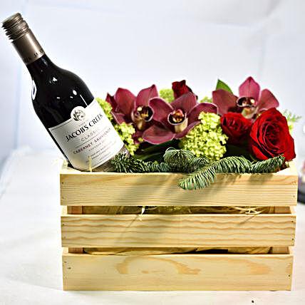 Fine Wine & Christmas Blossoms:Xmas Gift Baskets to Singapore