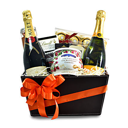 Wine Sweet Treats Christmas Box:Send Christmas Gift Hampers to Singapore