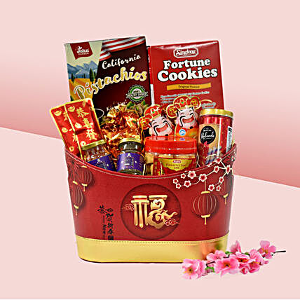 Yummy Treats Chinese New Year Hamper:Chinese New Year Gift Delivery in Singapore