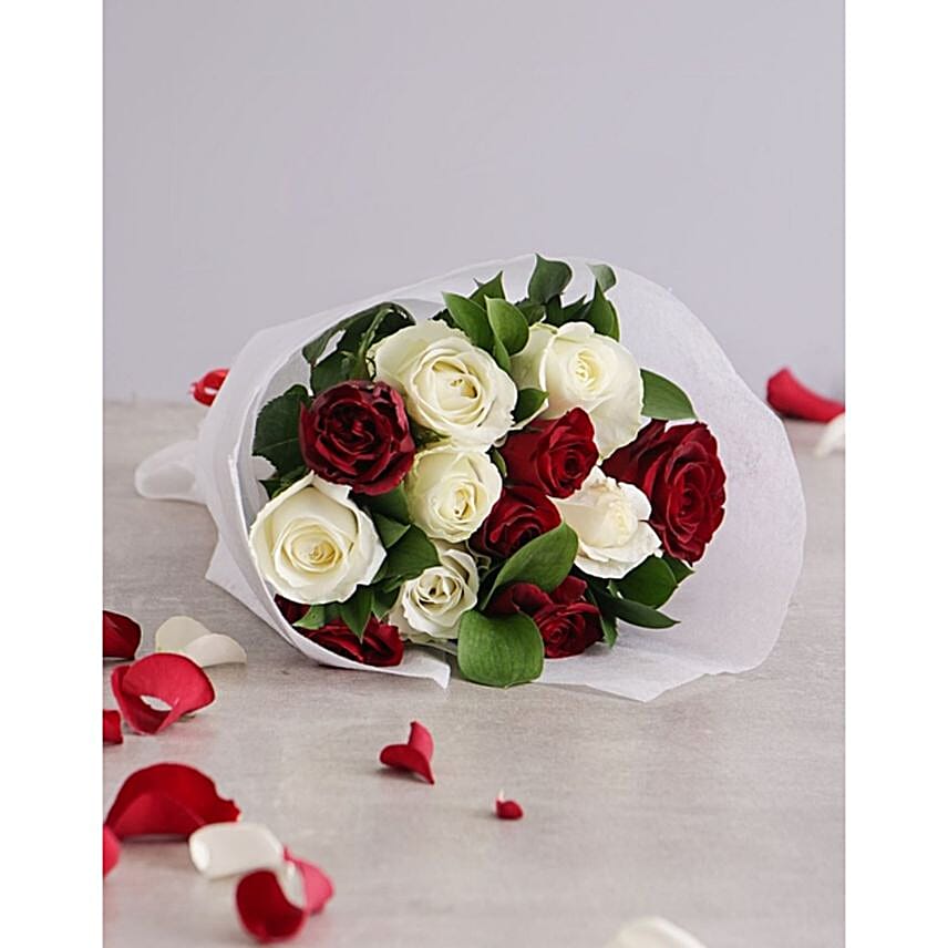 White And Red Rose Bouquet 12 Roses
