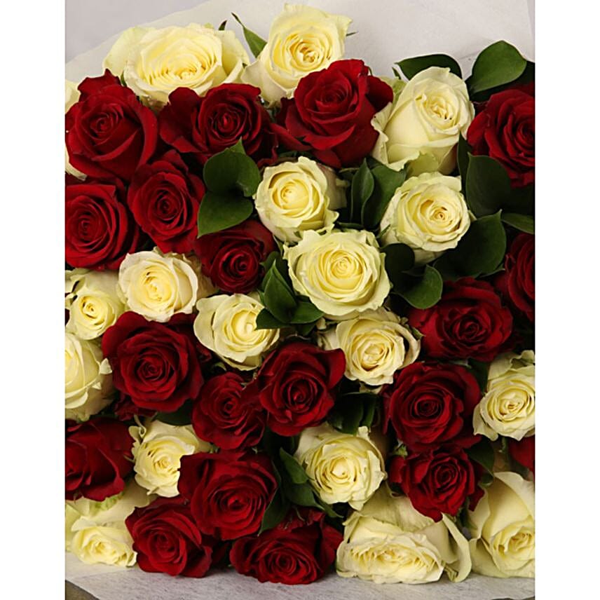 White And Red Rose Bouquet 12 Roses