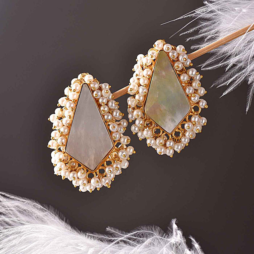 Gold polished earrings discount online