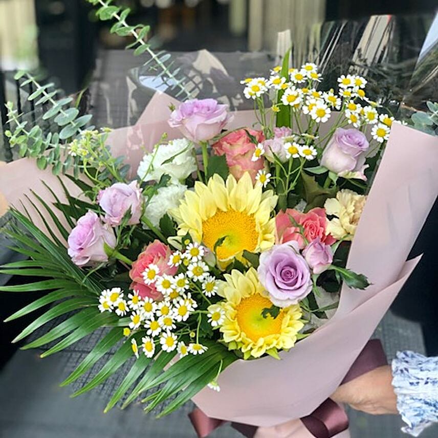 Blissful Mixed Flowers Arrangement