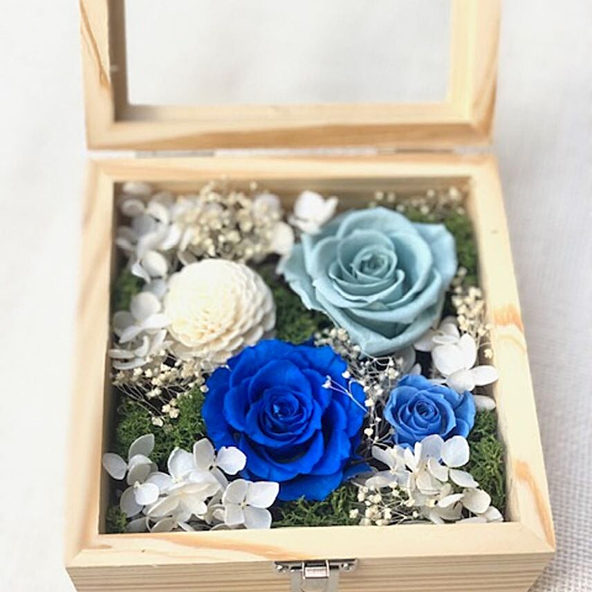 Exquisite Preserved Roses Box