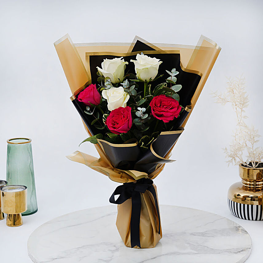 Pink and White Roses Bouquet:Flower Bouquet to UAE