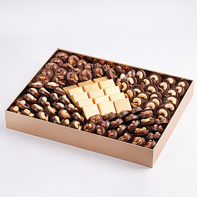 Send Chocolates to UAE Online, Chocolate Delivery in Dubai Online FNP