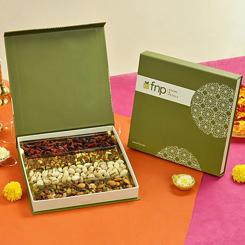 Savoury n Sweets Box:Karwa Chauth Presents to UAE
