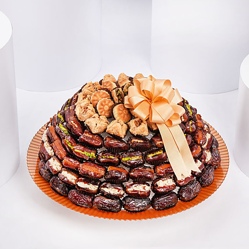 Mejdool Dates and Arabic Sweets Platter:Eid Gift Baskets to UAE