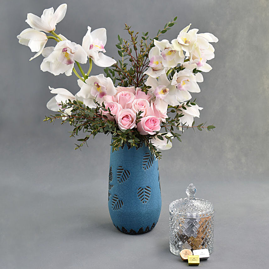 Snowdrift Florals with Patchi