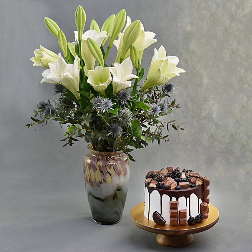 Scented Longi Lilly with Chocolate Cake