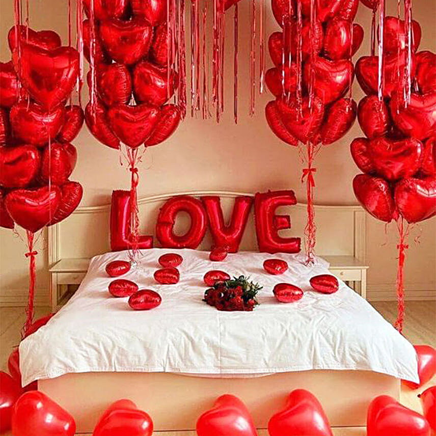 Love Magic Moments Balloons Décor with Roses Bouquet