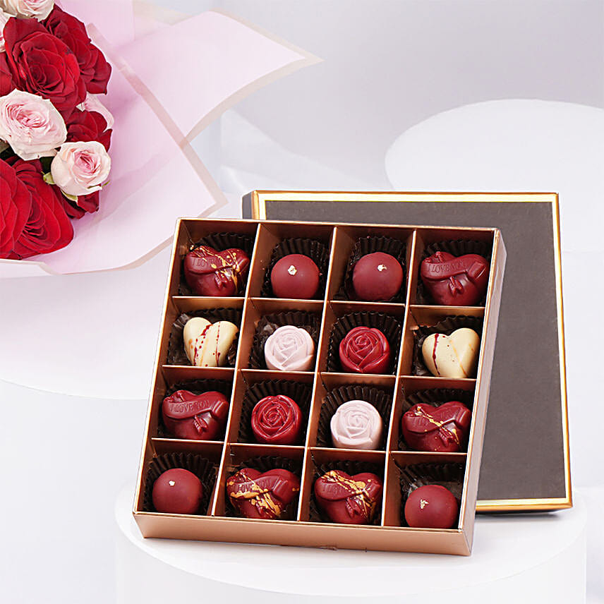 Elegant Duo Of Roses Valentines Bouquet With Chocolate