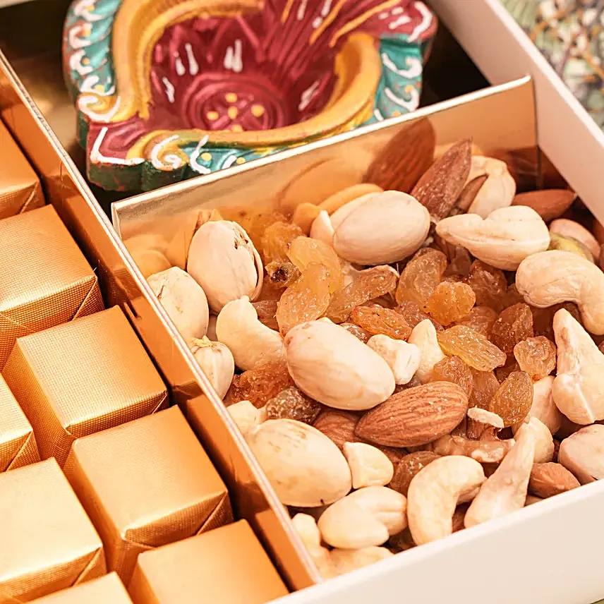 Festive Glow Delight Box