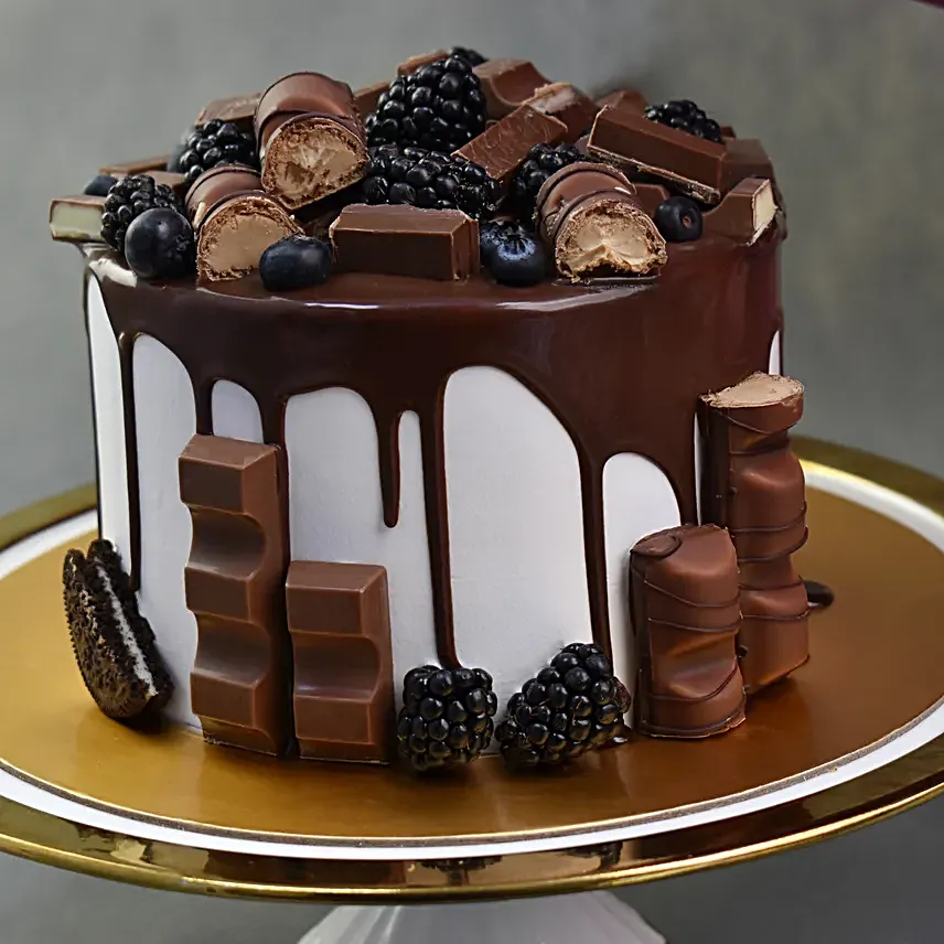 Grand Pink Petals with Chocolate Cake