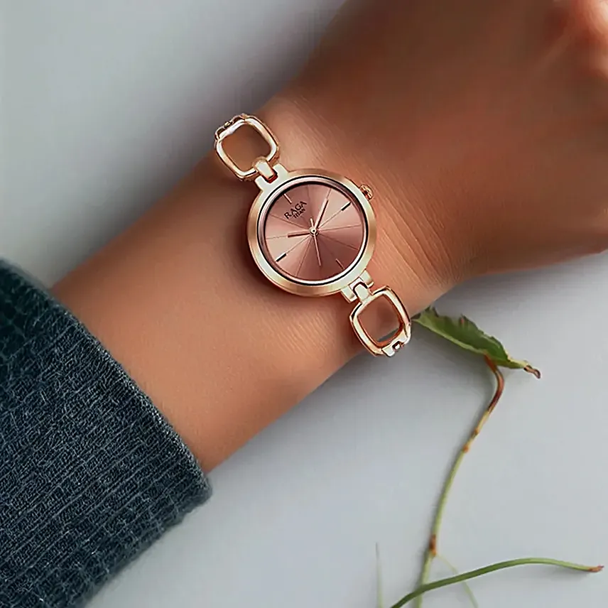 Love Symphony Titan Raga Watch And Flowers For Her