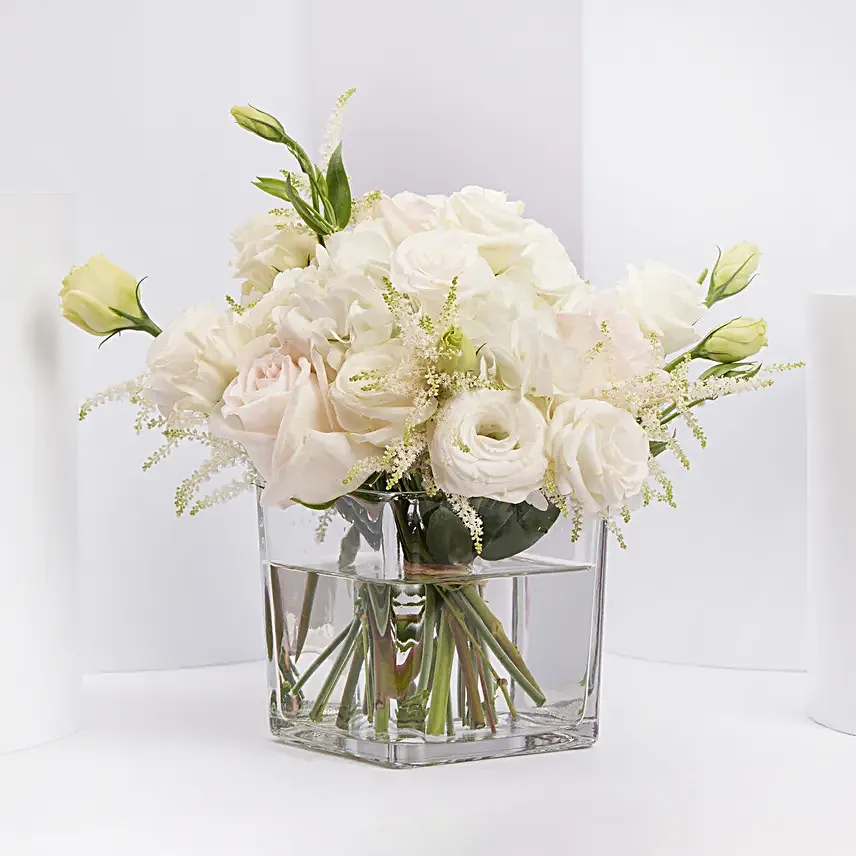 Mix White Flowers Beauty In A Vase