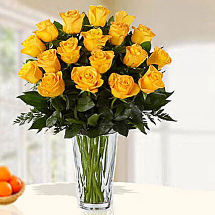 18 Yellow Roses Arrangement