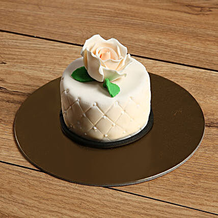 Designer Flavored Mono Cake:Send Cakes for Anniversary
