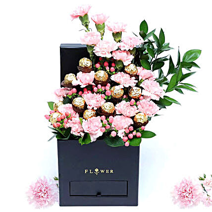 Adorable Expressions Bouquet:Send Birthday Gifts to UAE