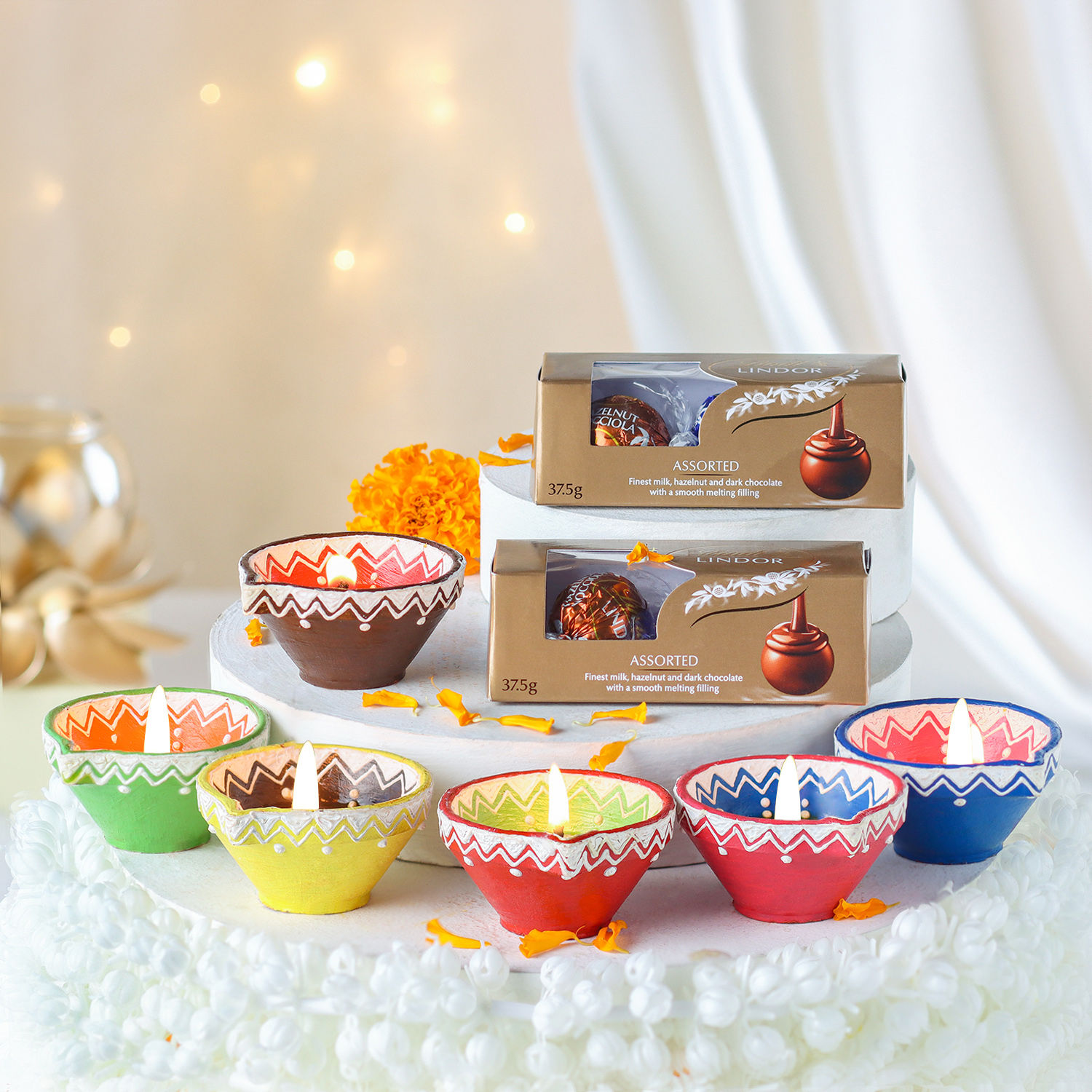 Vibrant Diwali Diyas & Lindt Lindor Pack uae | Gift Vibrant Diwali