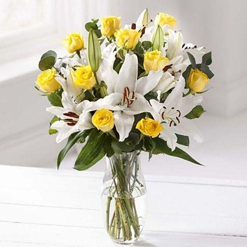 Blooming Rose And Lily Bouquet:Thanksgiving Gifts to UK