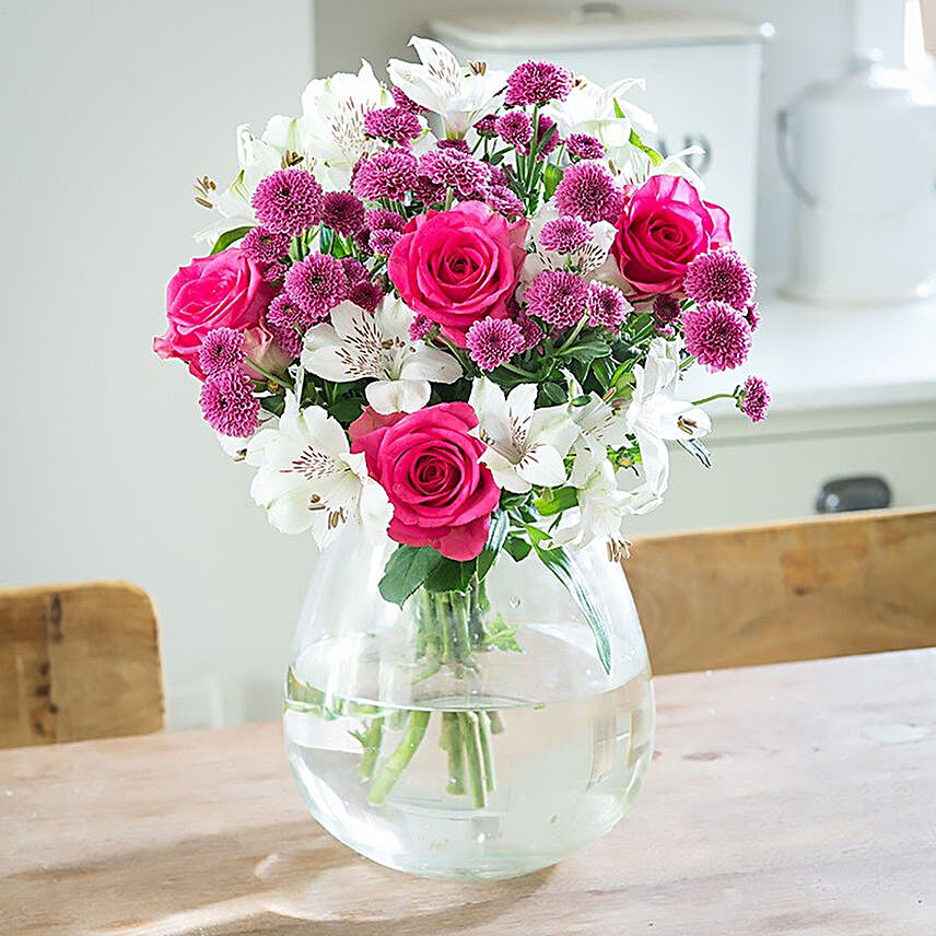 Pristine Alstroemeria And Chrysanthemum Bouquet:Flower Bouquet Delivery in UK