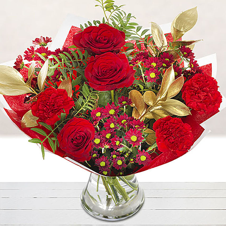 Appealing Roses And Carnations Bouquet