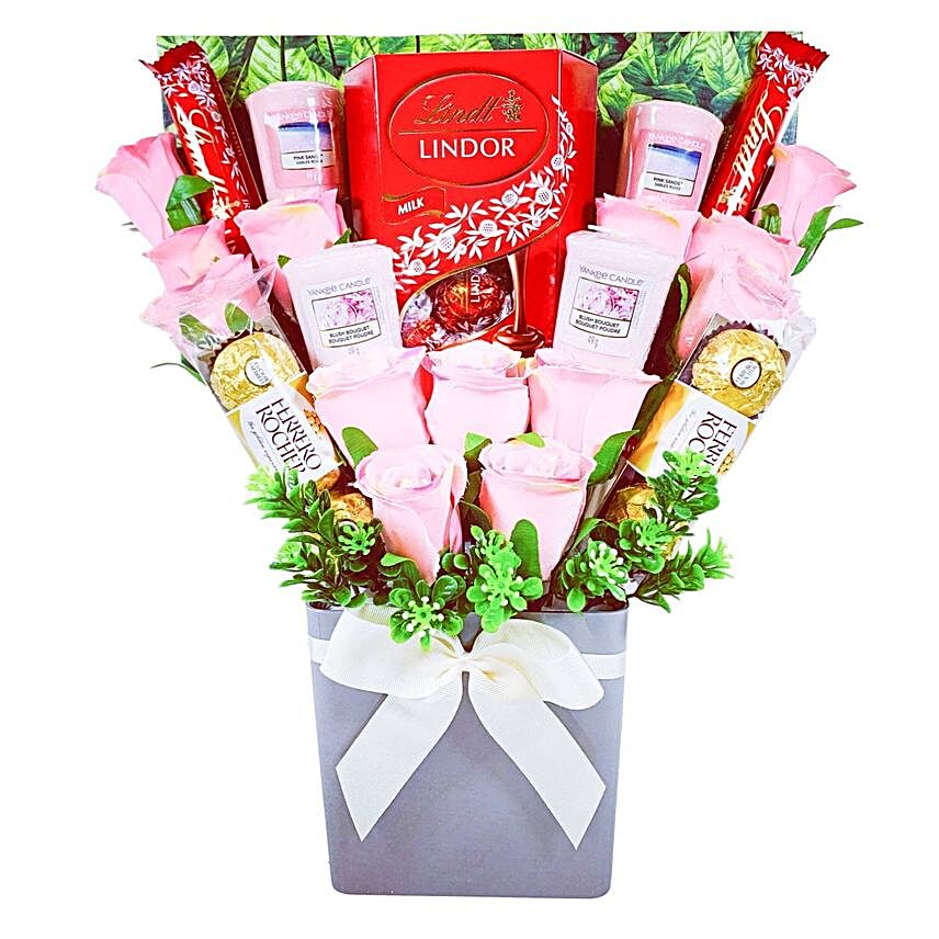 Valentines Yankee Candle And Chocolate Bouquet