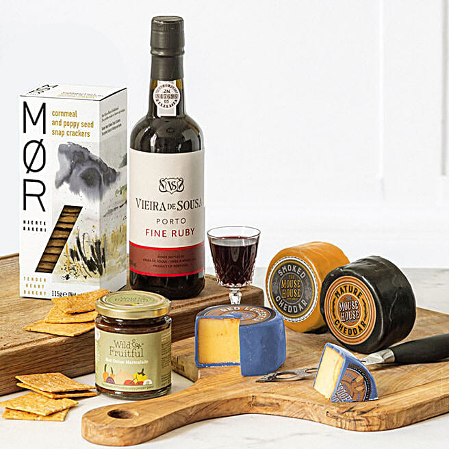 Classic Cheese And Port Luxury Hamper uk | Gift Classic Cheese And Port ...