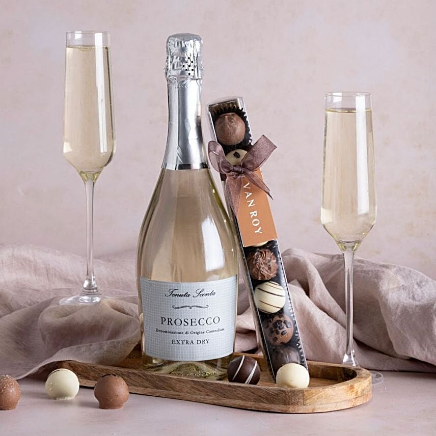 Prosecco And Chocolates Gift Hamper:Gifts to Birmingham