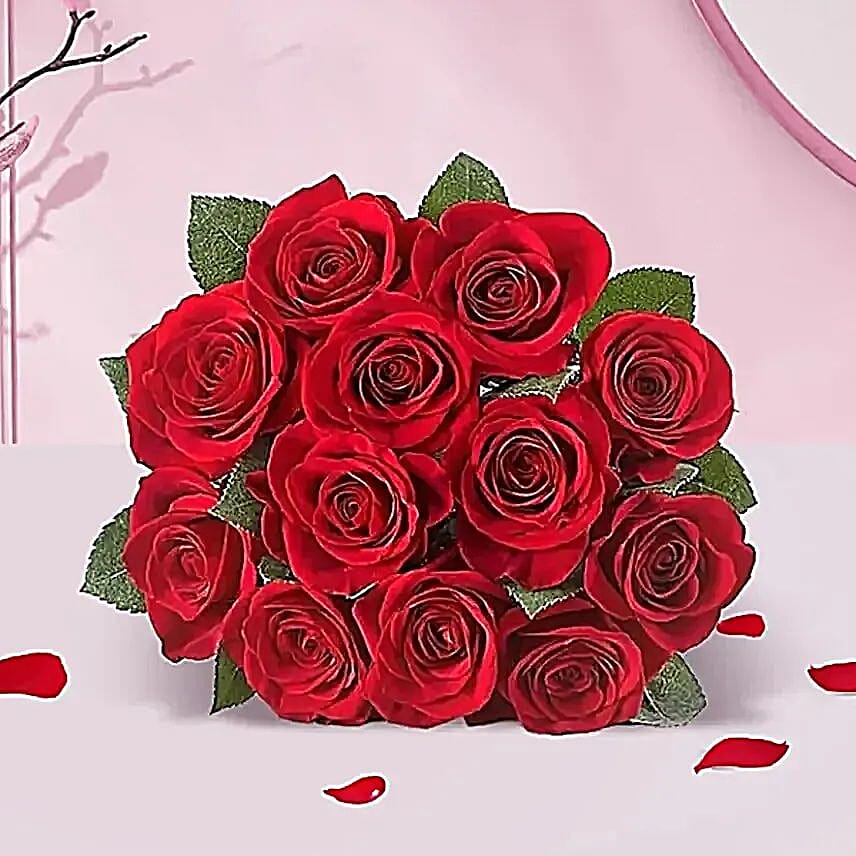 Red Roses N Vanilla Cake Gift