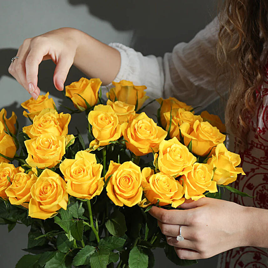 24 Fairtrade Yellow Roses