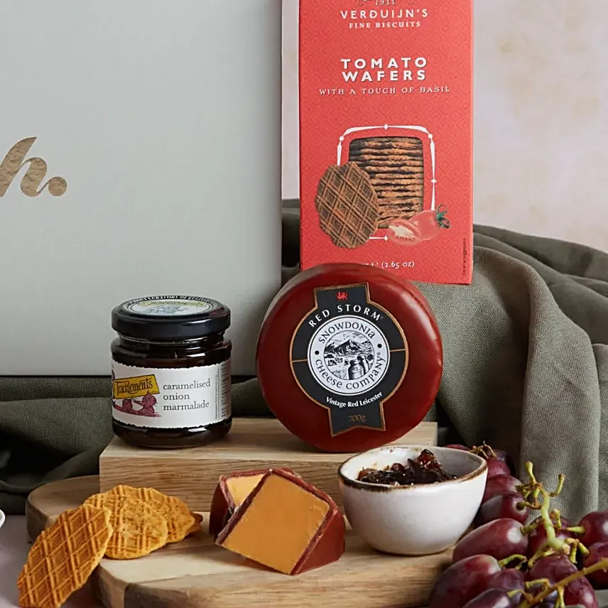 Cheese And Nibbles Gift Hamper