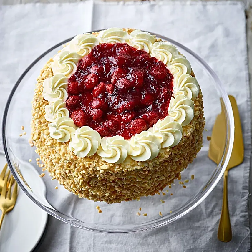 Classic Strawberry Gateau