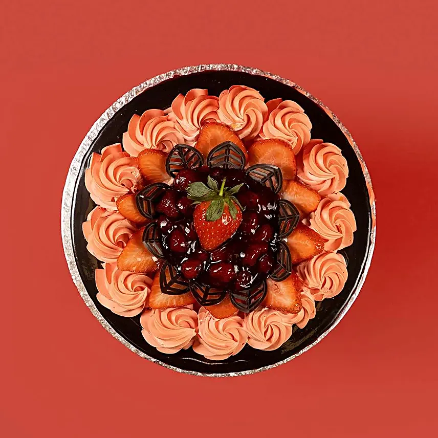Strawberry Bliss Pretty Cake