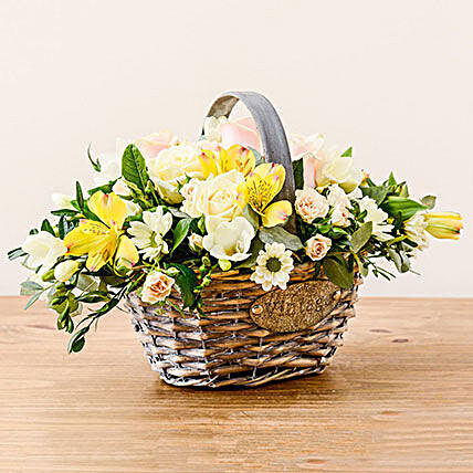 Luxurious Basket:corporate business gifts uk