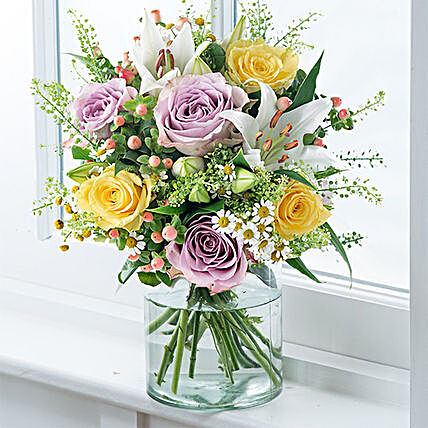 Luxurious Rose And Lilies Bouquet