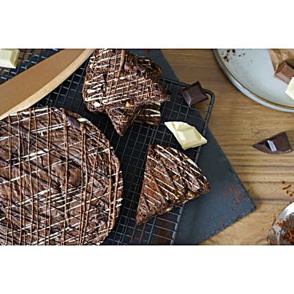 Delectable Chocolate Brownies:Halloween Gifts