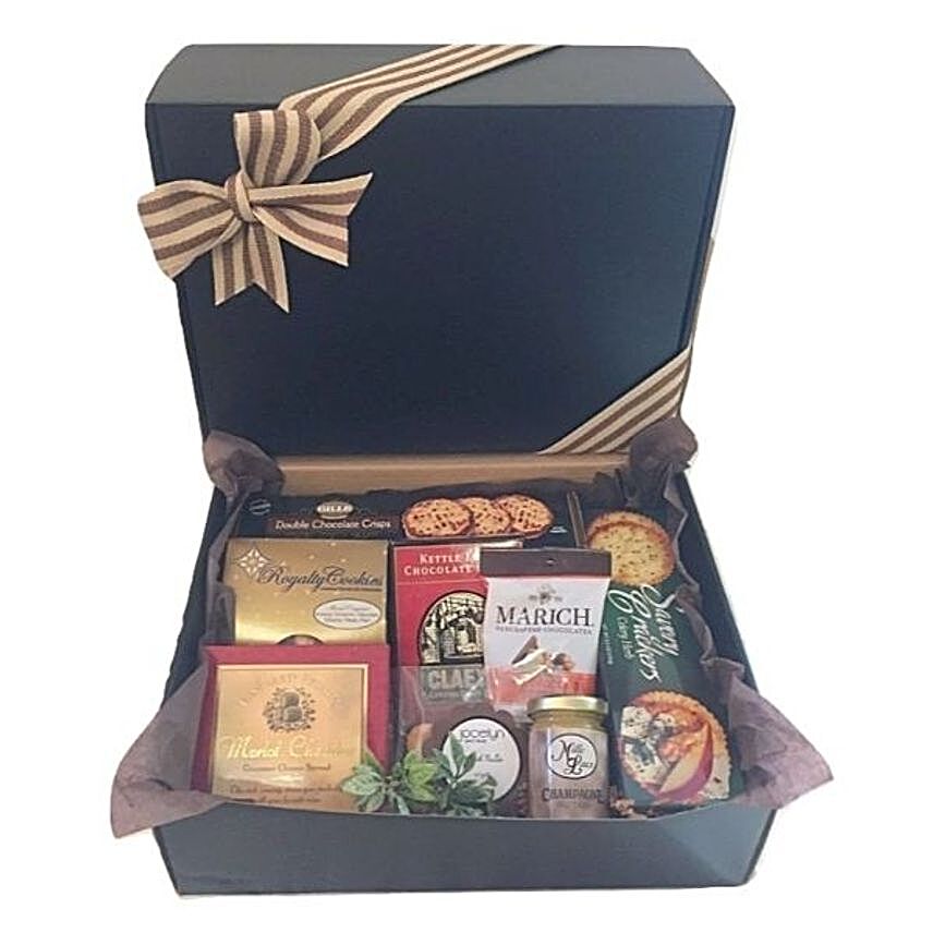 Savory And Sweet Corporate Gift Box:Eid Gift Delivery in USA