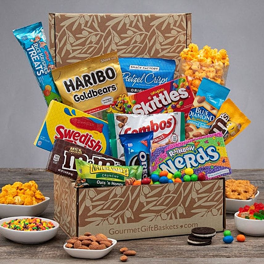 Delicious Snack Basket:St Patricks Day Gifts to USA