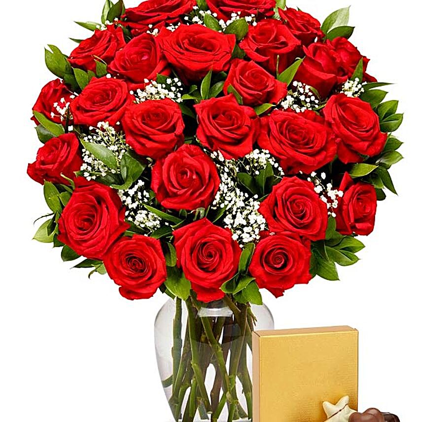 Classic Red Roses Bunch And Chocolates:Send Hug Day Gifts to USA