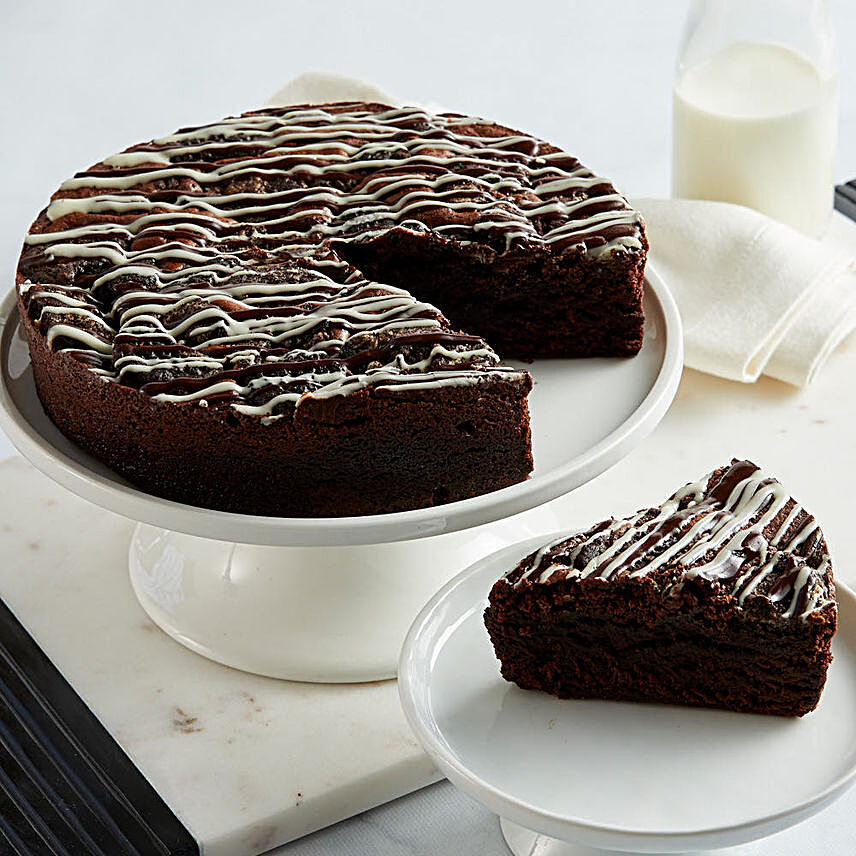 Cookies And Cream Brownie Cake:Send Cakes to USA