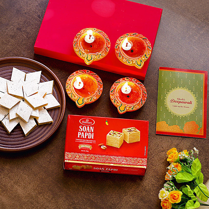 Diwali Diyas With Greeting Card & Sweets