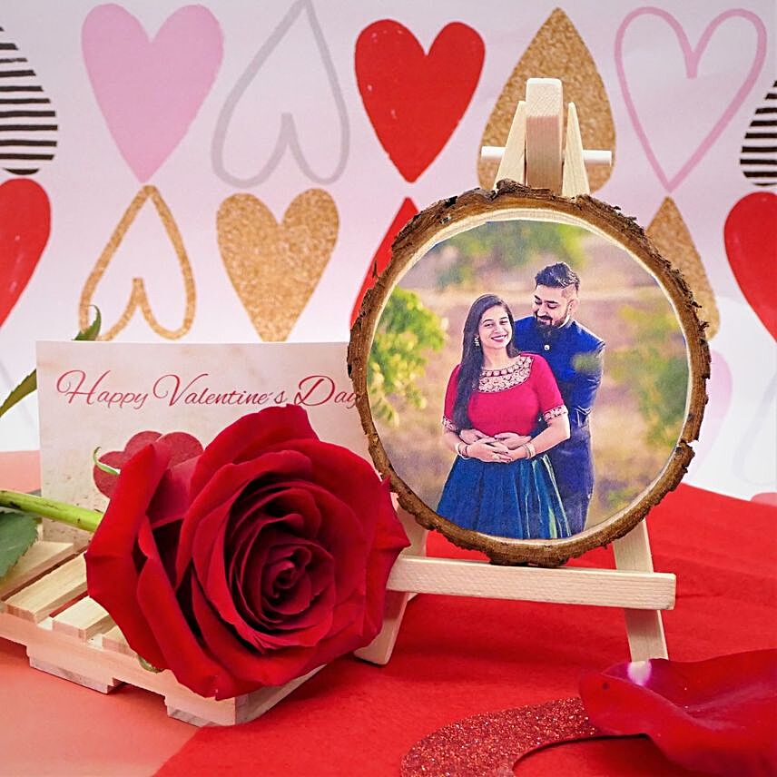 Valentine Red Rose And Photo Easel Gift Combo:Gifts to Cincinnati