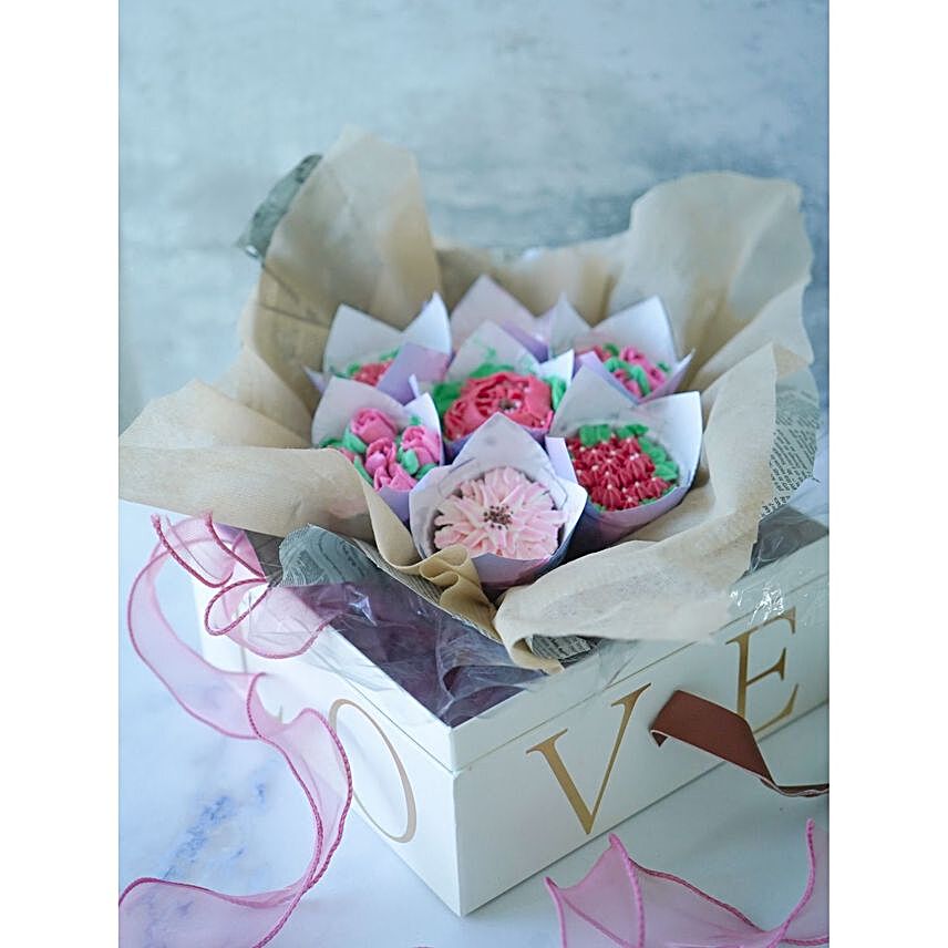 Love Edition Cupcake Bouquet:Cupcake Delivery In USA