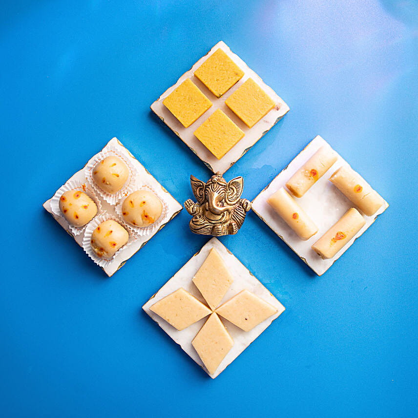 Cashew Delight N Brass Ganesha Idol Gift Set
